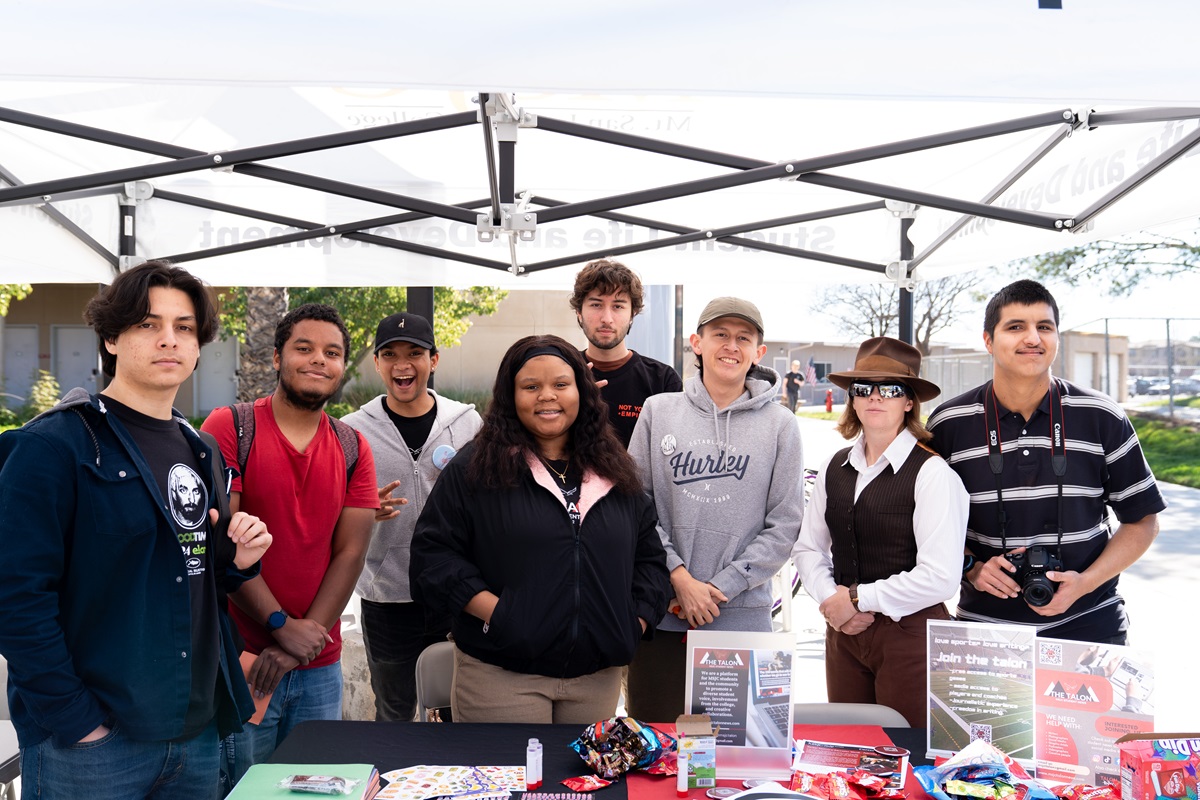students tabling on campus